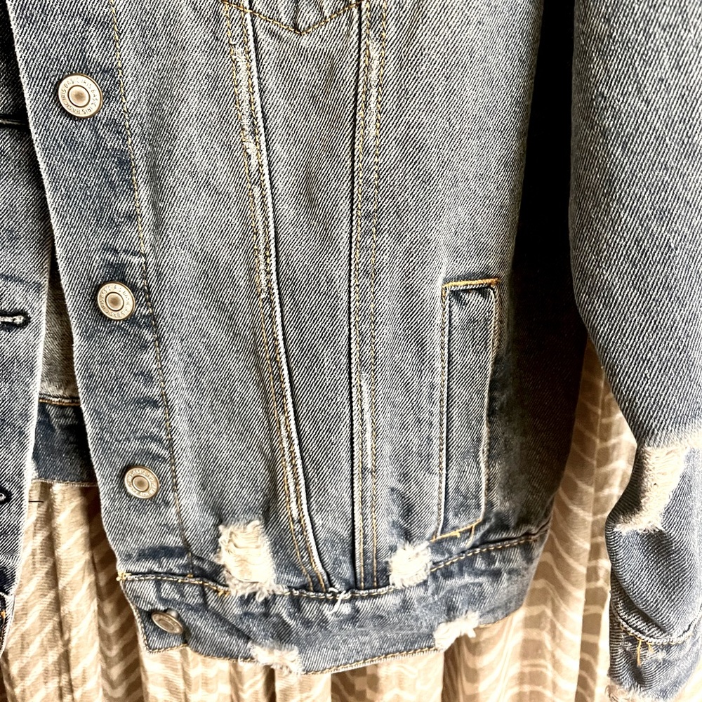 Iris Basic Destroyed Denim Jacket Size S/M - image 4